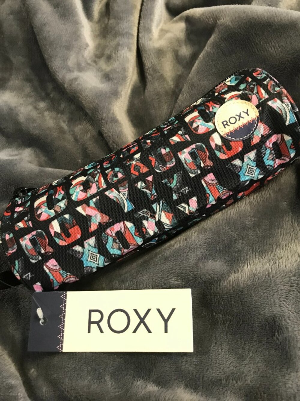 Roxy NWT Geometric Print Cylinder Pencil Cosmetic Case